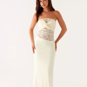Elegant Cream Strapless Lace Dres